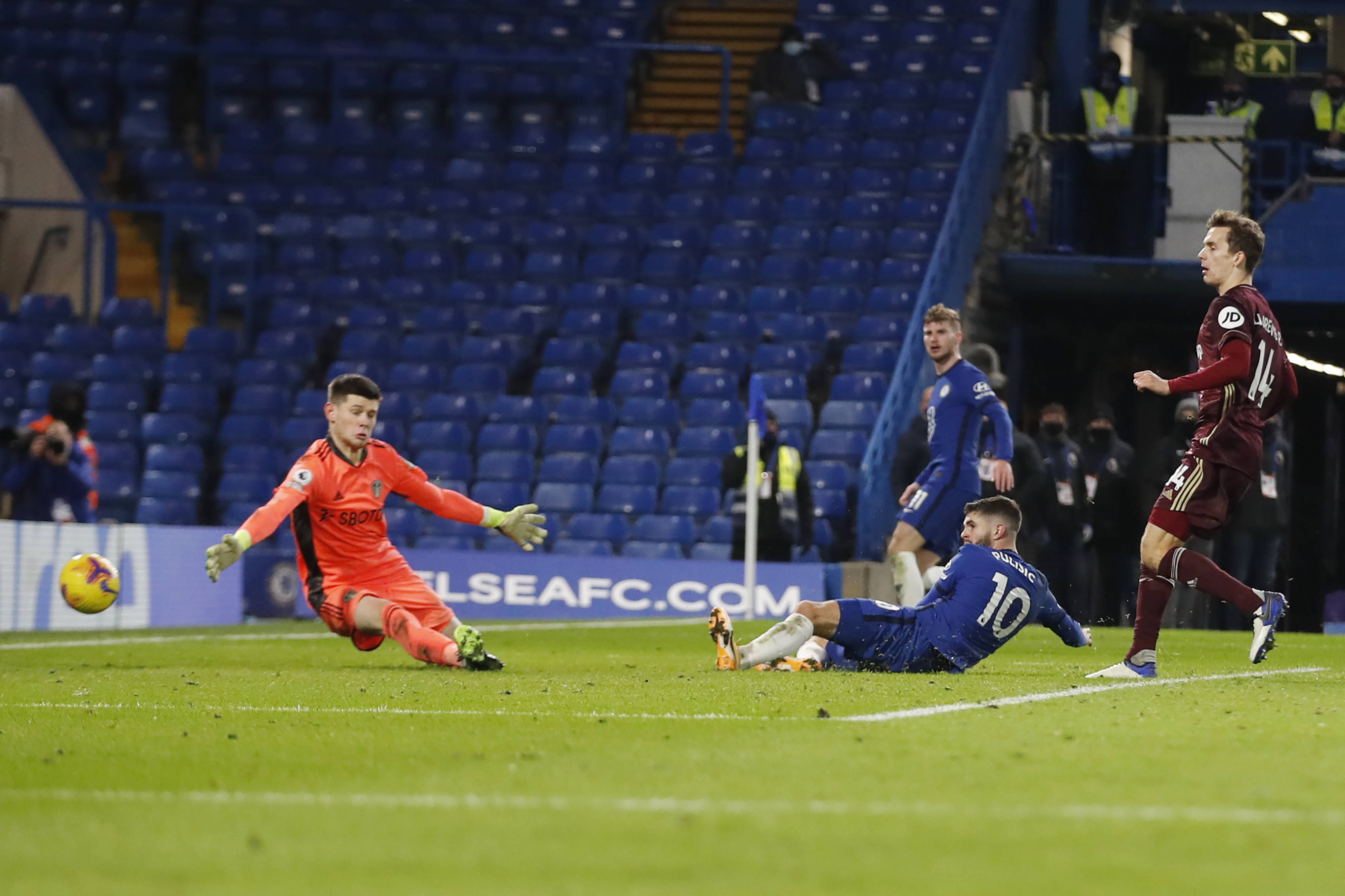 萨制造压力 萨制造压力